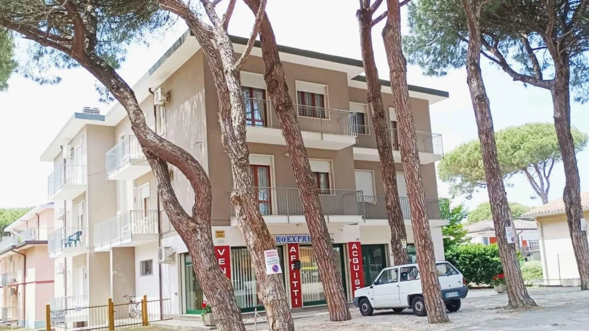 Apartments In Rosolina Mare 24930